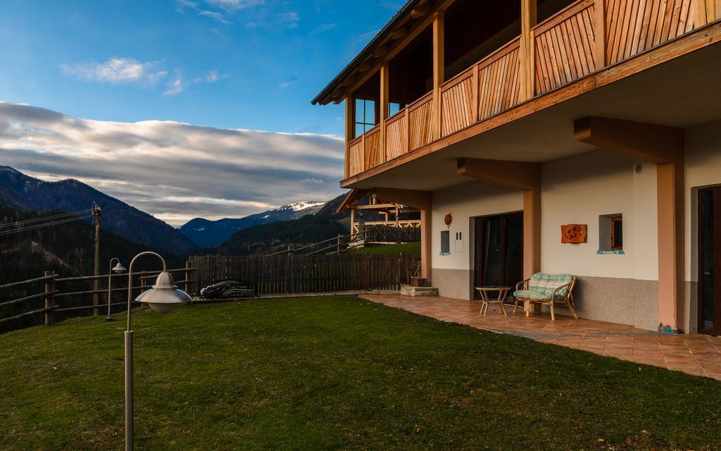 Guest House Hisa Sonca Luče Εξωτερικό φωτογραφία